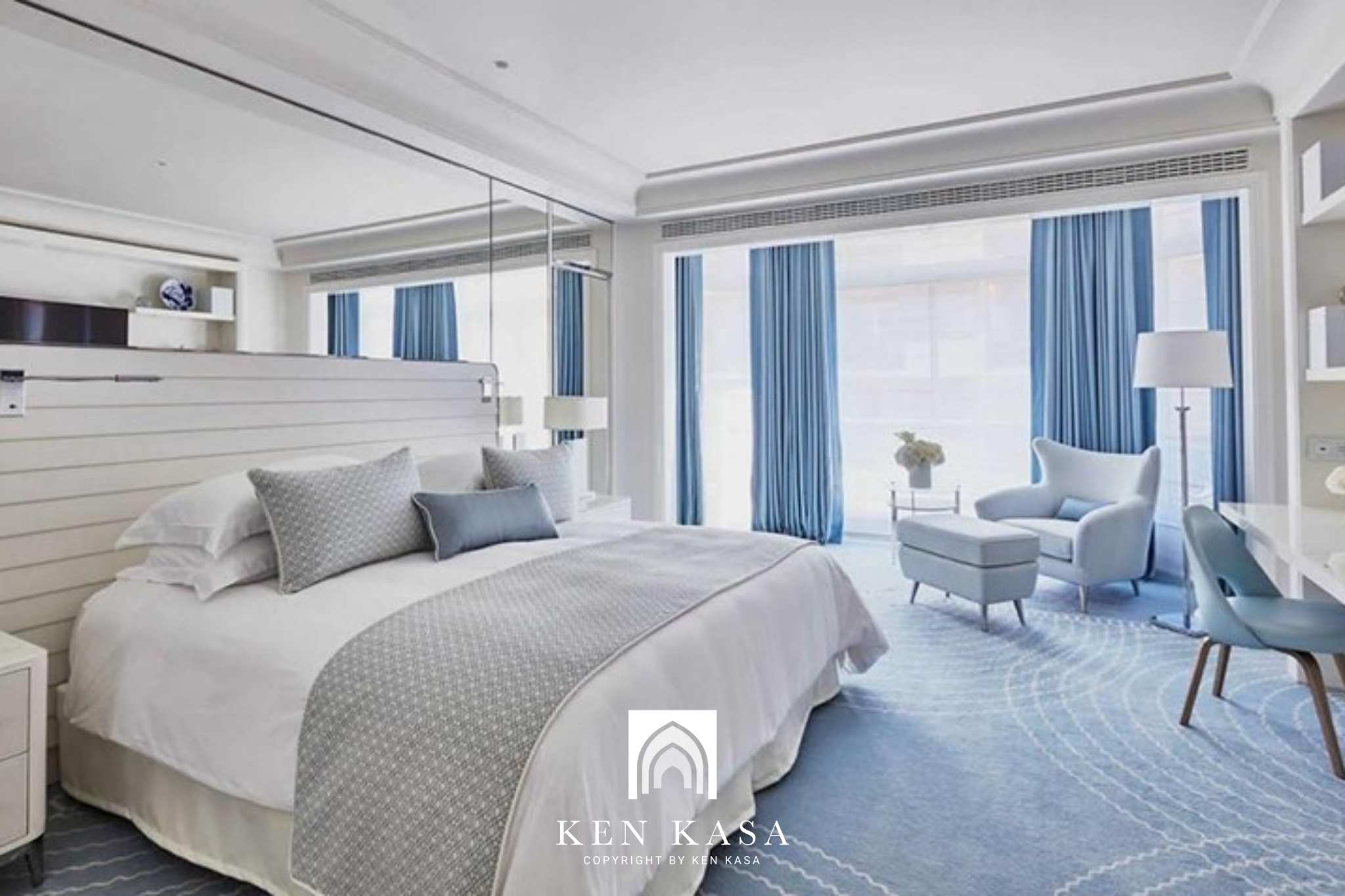 Ph&ograve;ng deluxe trong kh&aacute;ch sạn 